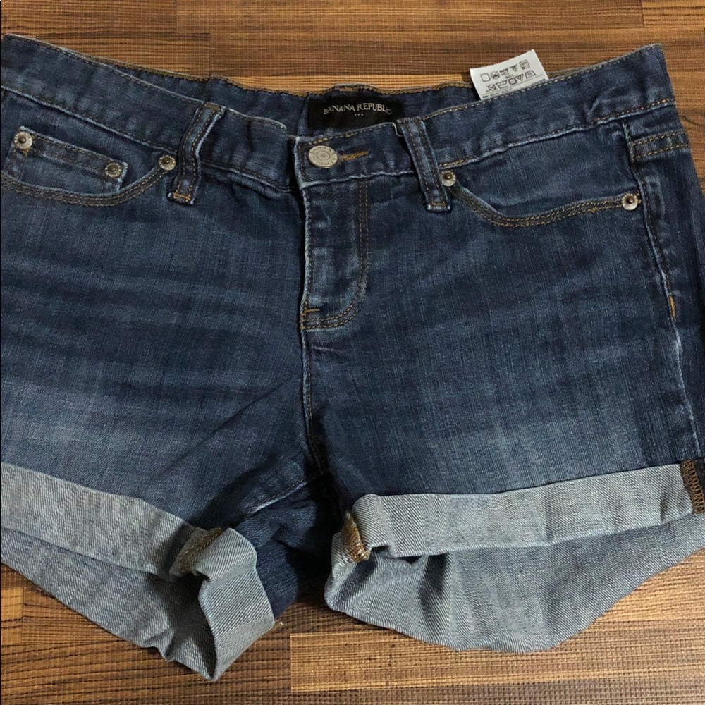 Banana Republic Blue Denim Rolled Shorts  Waist 26  Size